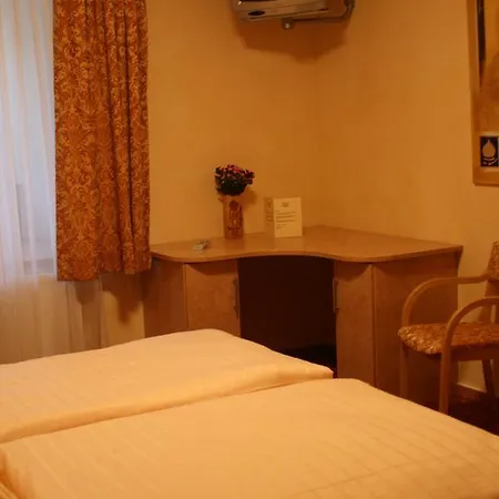 Alte Kellerei 3*