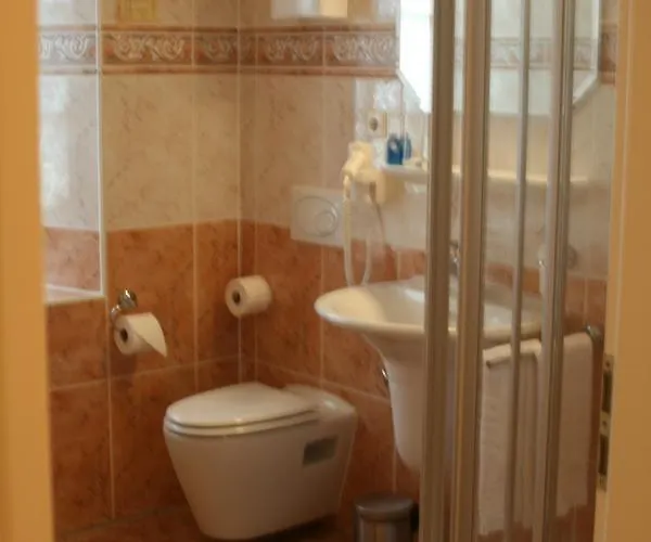 Alte Kellerei Отель 3*